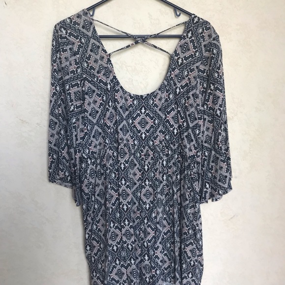 Francesca’s long sleeve dress - Picture 2 of 3